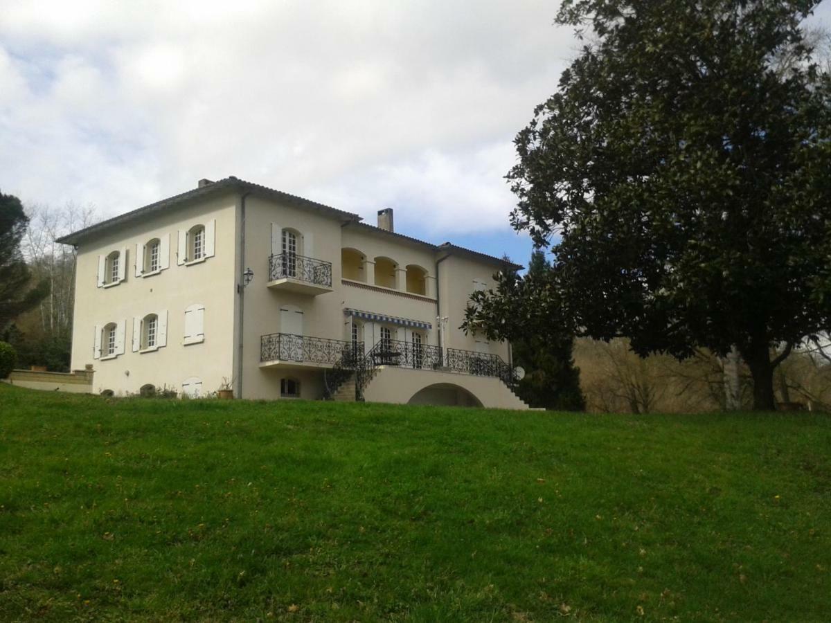 L'Escalere Bed & Breakfast Arnaud-Guilhem Екстериор снимка